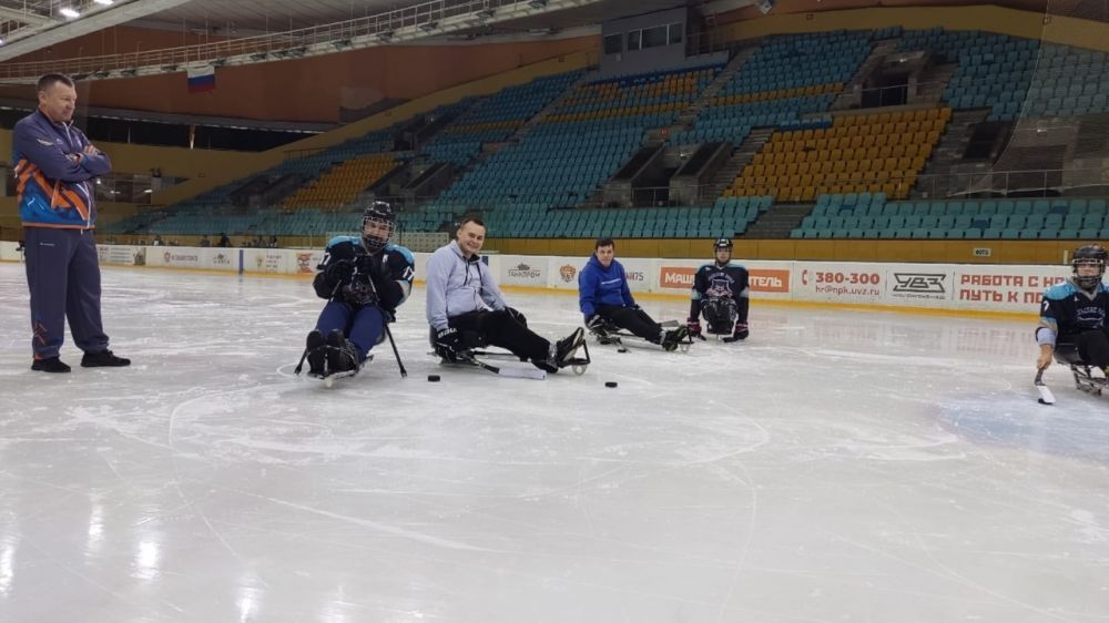 Мастер-класс по следж-хоккею